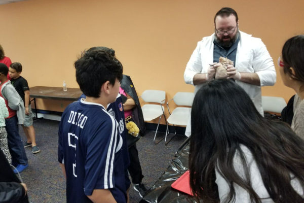 1-27-18-science-in-the-city-dissections-workshop-at-miami-lakes-library-8 Exploring Parallels Between Animal and Human Anatomy STEM Workshop at Miami Lakes Library